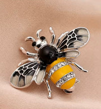 Cargar imagen en el visor de la galería, Prendedores metalicos