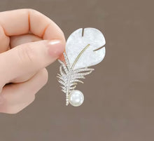 Cargar imagen en el visor de la galería, Prendedores metalicos