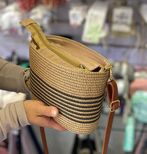 Cargar imagen en el visor de la galería, Cartera Mila +Regalo sorpresa