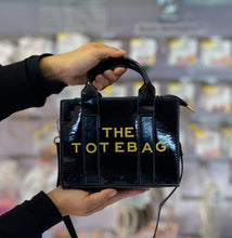 Cargar imagen en el visor de la galería, Cartera Mini Tote Charol Bag +Regalo sorpresa