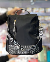 Cargar imagen en el visor de la galería, Mochila/Cartera Kelly Atirrobo+ Regalo sorpresa