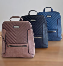 Cargar imagen en el visor de la galería, Mochila Brunë +Regalo sorpresa