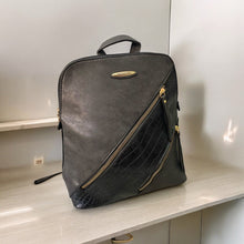 Cargar imagen en el visor de la galería, Mochila Laura +Regalo sorpresa