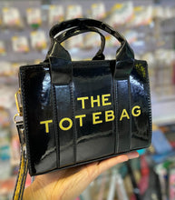 Cargar imagen en el visor de la galería, Cartera Mini Tote Charol Bag +Regalo sorpresa