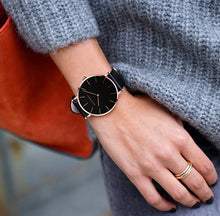 Cargar imagen en el visor de la galería, Hannah Ginebra Mujer +Regalo sorpresa