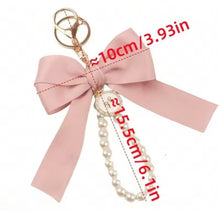 Cargar imagen en el visor de la galería, Llavero Cinta Rosa
