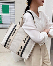 Cargar imagen en el visor de la galería, Cartera Cloe +Regalo sorpresa
