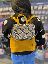 Cargar imagen en el visor de la galería, Mochila Printers +Regalo sorpresa (4 colores)
