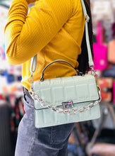 Cargar imagen en el visor de la galería, Cartera Veneta Cassette +Regalo sorpresa
