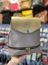 Cargar imagen en el visor de la galería, Mochila Irina +Regalo sorpresa (4 colores)
