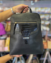 Cargar imagen en el visor de la galería, Mochila Vancouver +Regalo sorpresa
