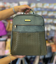 Cargar imagen en el visor de la galería, Mochila Lucy +Regalo sorpresa
