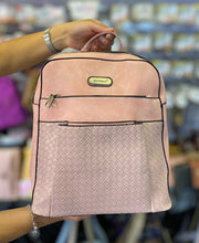 Cargar imagen en el visor de la galería, Mochila Lucy +Regalo sorpresa
