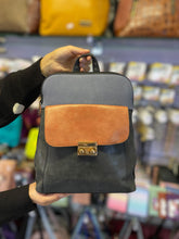 Cargar imagen en el visor de la galería, Mochila Totta +Regalo sorpresa (2 colores)
