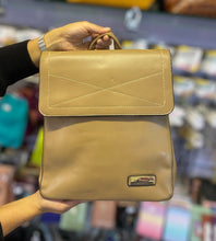 Cargar imagen en el visor de la galería, Mochila Magda +Regalo sorpresa (4 colores)
