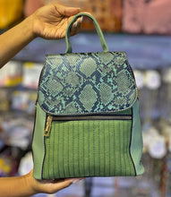 Cargar imagen en el visor de la galería, Mochila Printers +Regalo sorpresa (4 colores)
