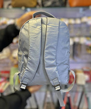 Cargar imagen en el visor de la galería, Mochila Seoul Metalizado +Regalo sorpresa
