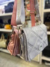 Cargar imagen en el visor de la galería, Cartera Queen Mermaid +Regalo sorpresa
