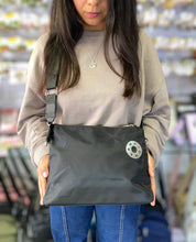 Cargar imagen en el visor de la galería, Cartera Emanuele Dr. +Regalo sorpresa
