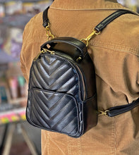 Cargar imagen en el visor de la galería, Mini Cartera y Mochila Pascal +Regalo sorpresa

