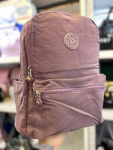 Cargar imagen en el visor de la galería, Mochila Kp Large +Regalo sorpresa

