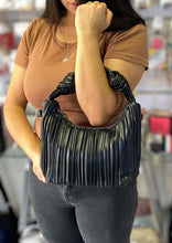 Cargar imagen en el visor de la galería, Cartera Veneta +Regalo sorpresa
