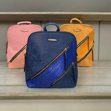 Cargar imagen en el visor de la galería, Mochila Laura +Regalo sorpresa
