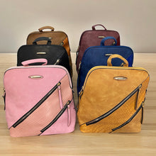 Cargar imagen en el visor de la galería, Mochila Laura +Regalo sorpresa
