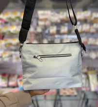 Cargar imagen en el visor de la galería, Cartera Emanuele Dr. +Regalo sorpresa

