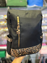 Cargar imagen en el visor de la galería, Mochila/Cartera Kelly Atirrobo+ Regalo sorpresa
