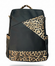 Cargar imagen en el visor de la galería, Mochila/Cartera Ana Atirrobo+ Regalo sorpresa
