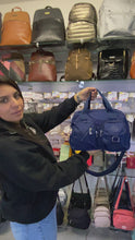 Cargar y reproducir el video en el visor de la galería, Bolso Defeta +Regalo sorpresa
