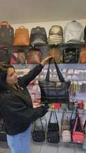 Cargar y reproducir el video en el visor de la galería, Bolso Tote Oddi +Regalo sorpresa
