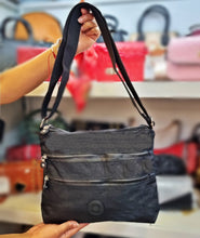 Cargar imagen en el visor de la galería, Bolso Alvar Black +Regalo sorpresa
