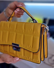 Cargar imagen en el visor de la galería, Cartera Veneta Cassette +Regalo sorpresa
