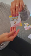 Cargar y reproducir el video en el visor de la galería, Collar Iniciales (A-Z) - Dorado
